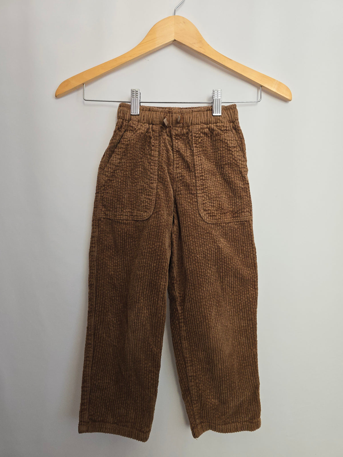 Zara Brown Cordoroy Pants • 6 years