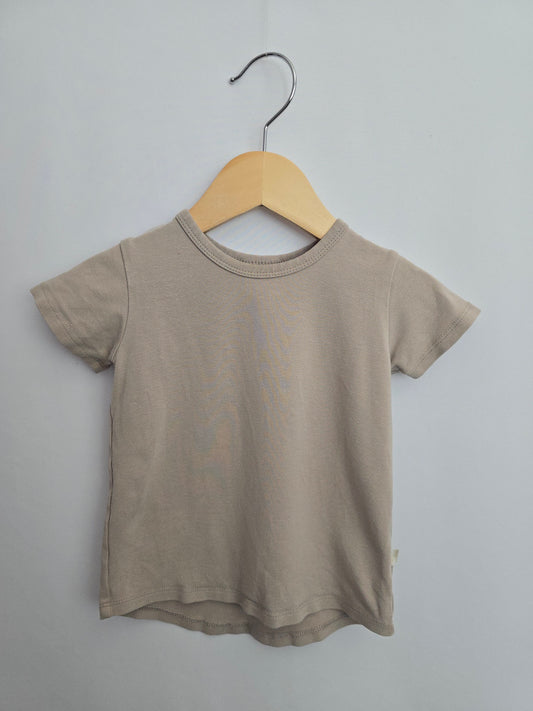 PLAY Jax & Lennon Dune Basic Tee • 12-18 months