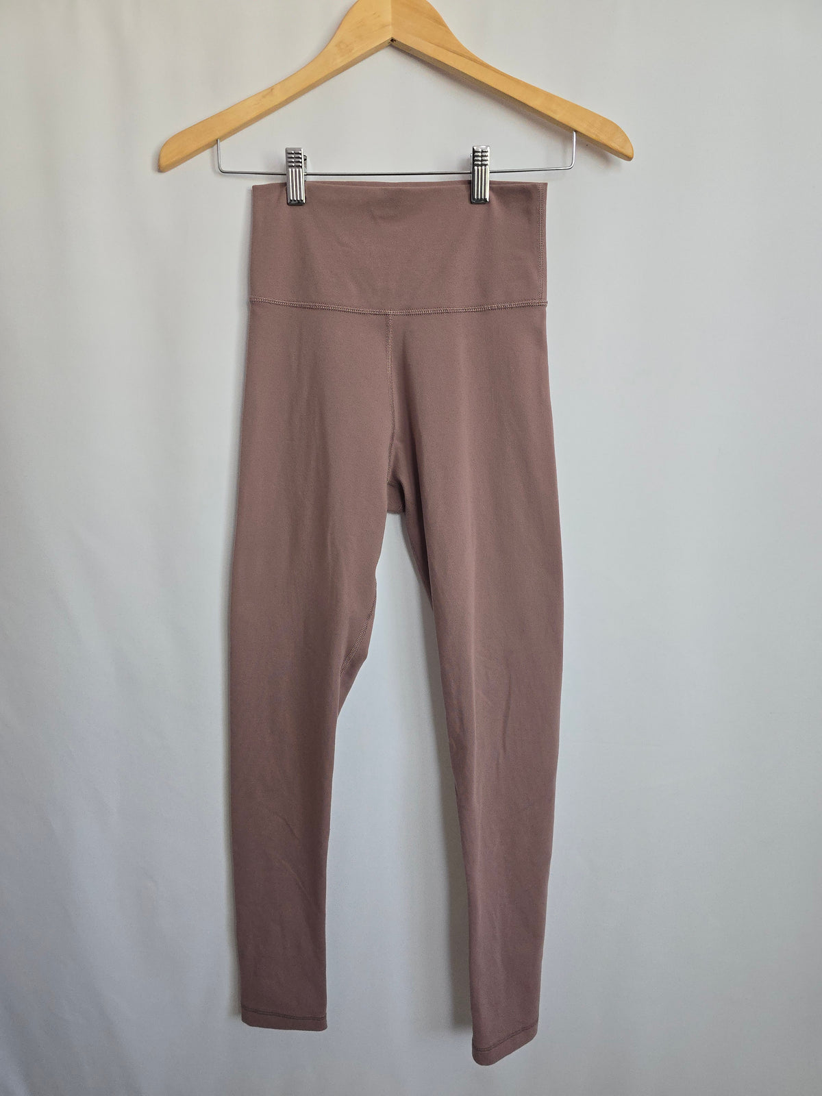 TNA Mauve Cheeky Leggings • Small