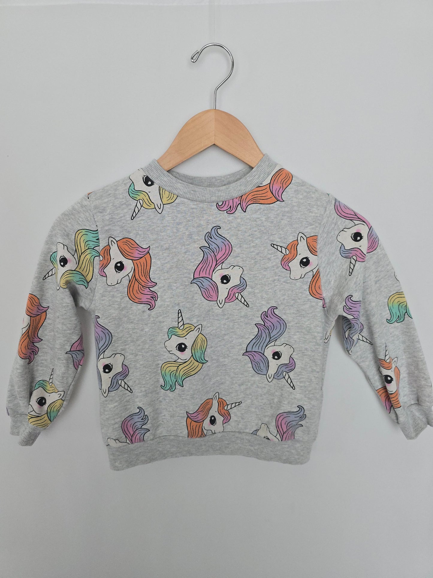 H&M Grey Unicorn Crew • 4-6 years