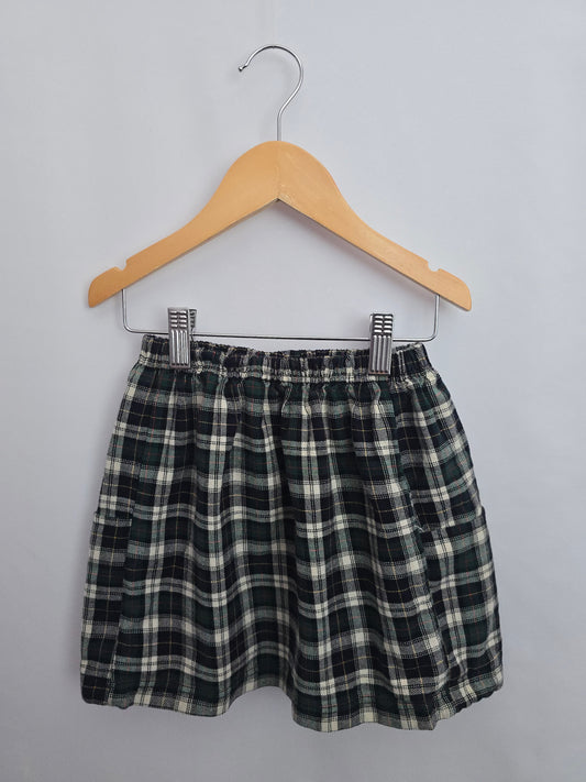 Nest & Nurture Green Plaid Pocket Skirt • 3 years