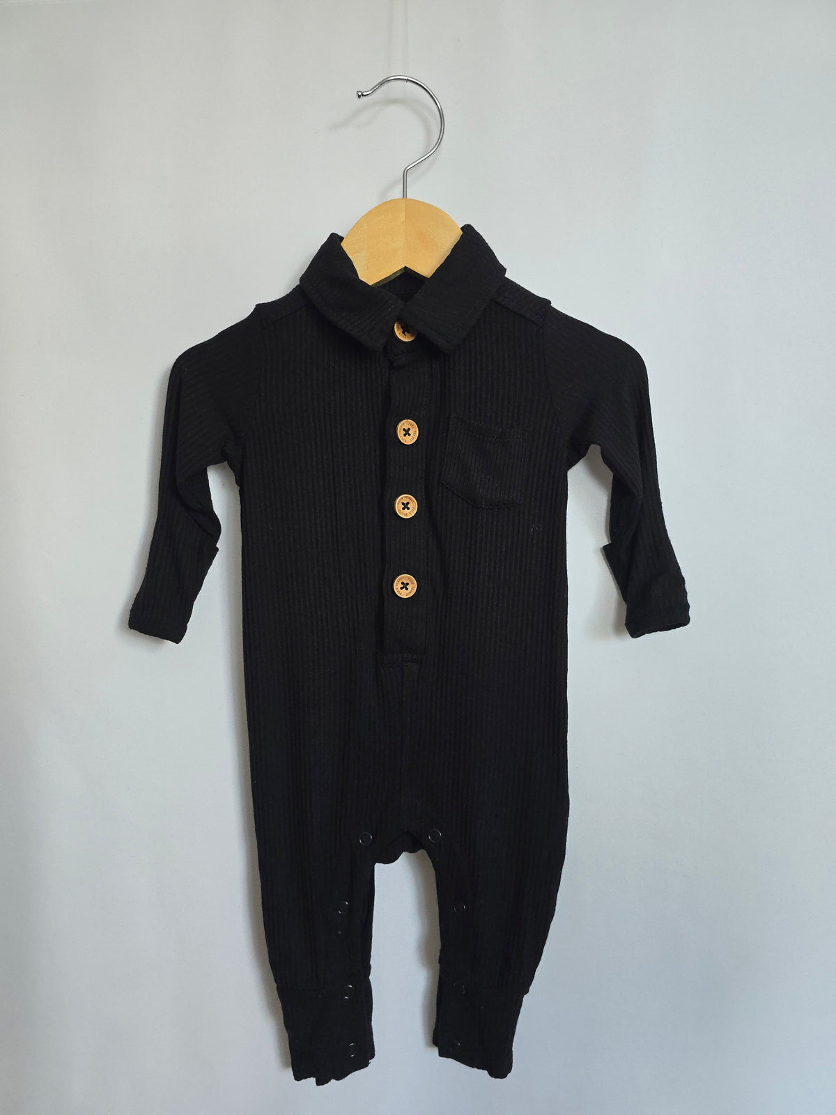 Posh Peanut Black Ribbed Pocket Romper • 0-3 months