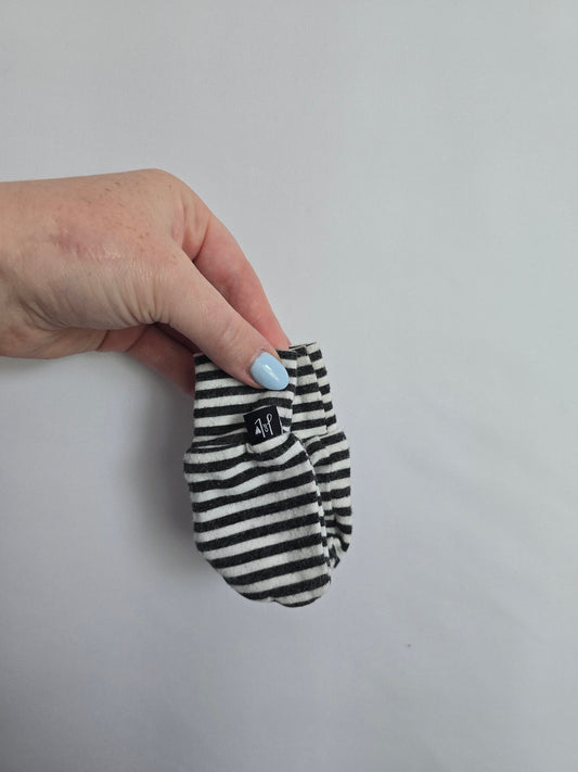Jax & Lennon Striped Scratch Mittens • Newborn