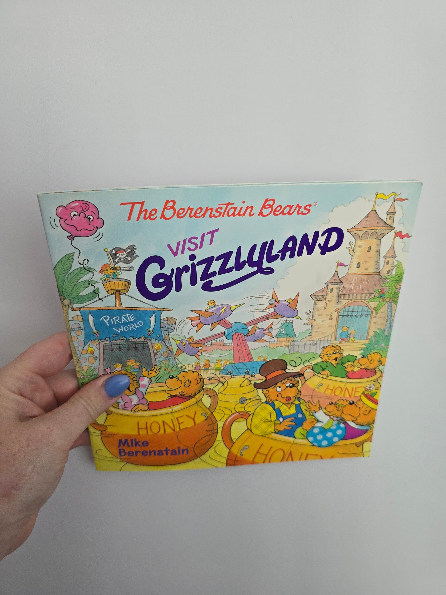 The Berenstain Bears Visit Grizzlyland • Softcover Book