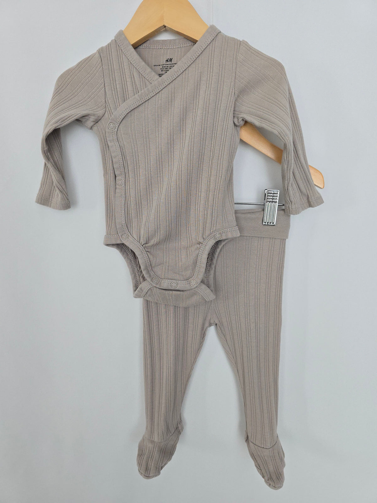 H&M Taupe Organic Cotton Ribbed Layette Set • 4-6 months