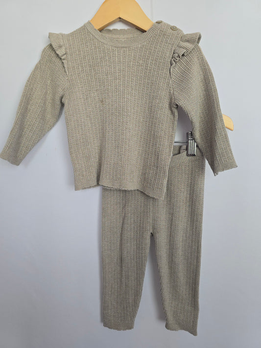 H&M Tan Soft Ruffle Shirt & Leggings *stain* • 6-9 months