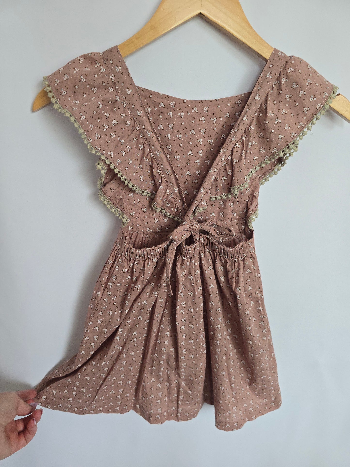 Jamie Kay Rosy Floral Dress • 6 years
