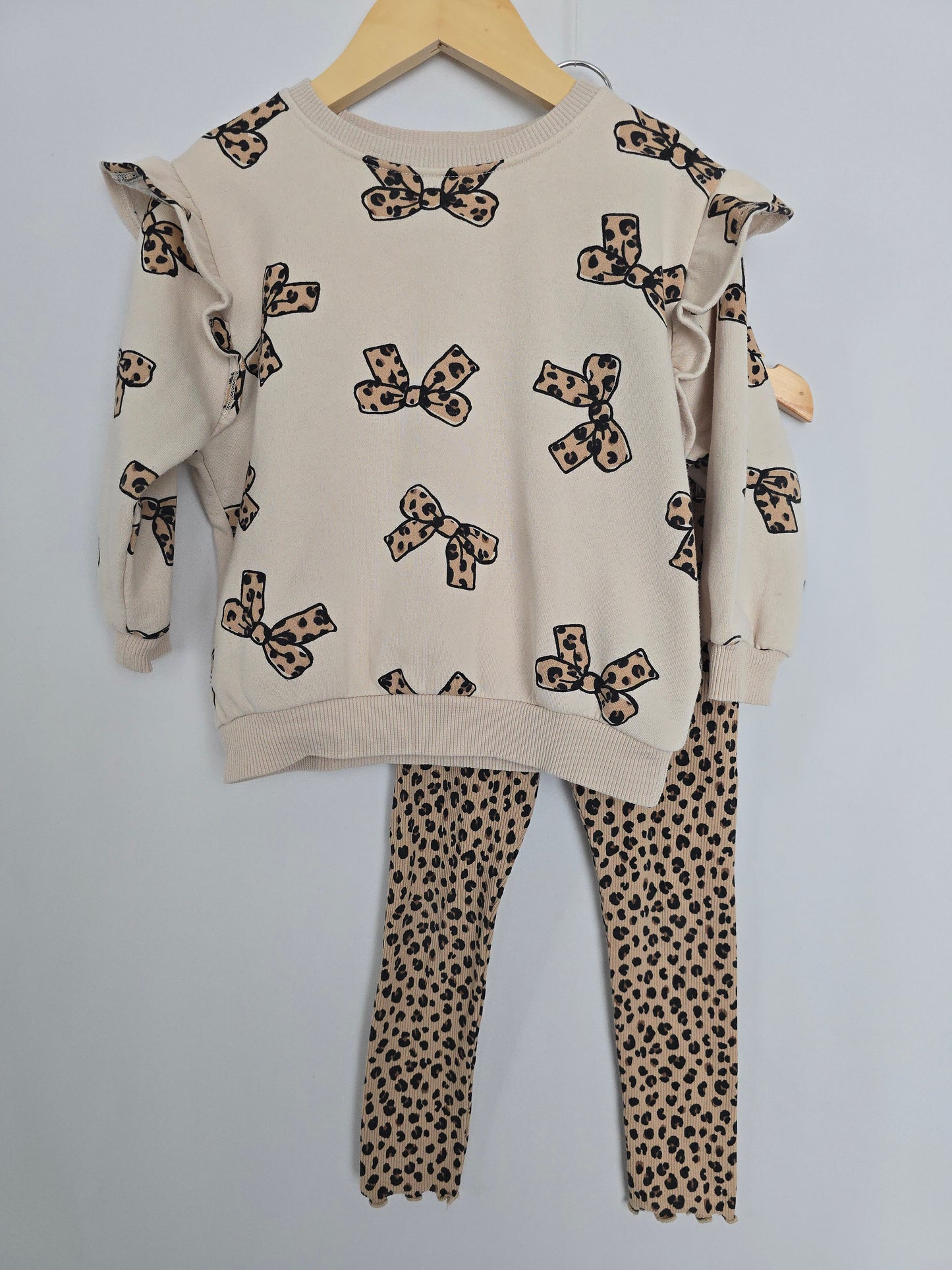 H&M Leopard Bows Crew & Leggings • 2-3 years