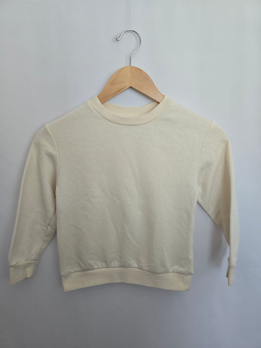 H&M Cream Crewneck • 4-6 years