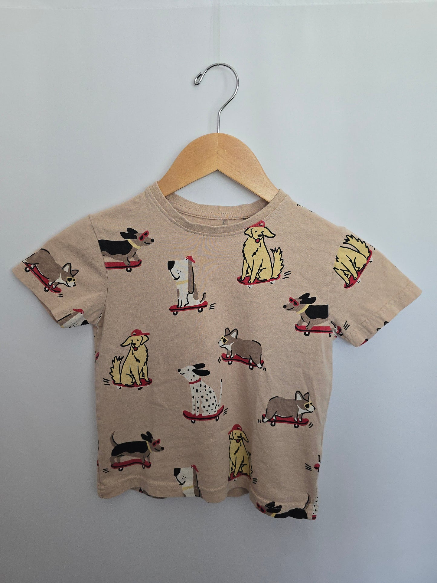 Primarks Skateboard Doggies Tee • 5-6 years