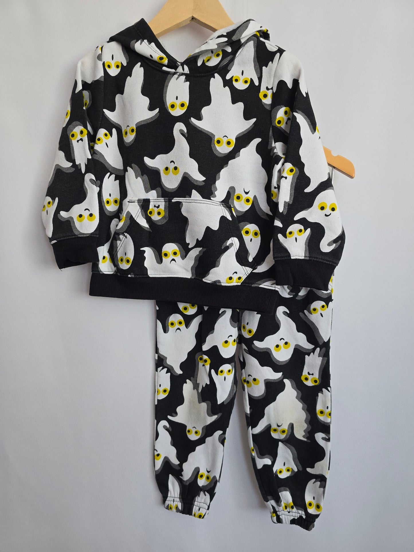 PLAY Old Navy Cute Ghosts Hoodie & Jogger Set • 2 years