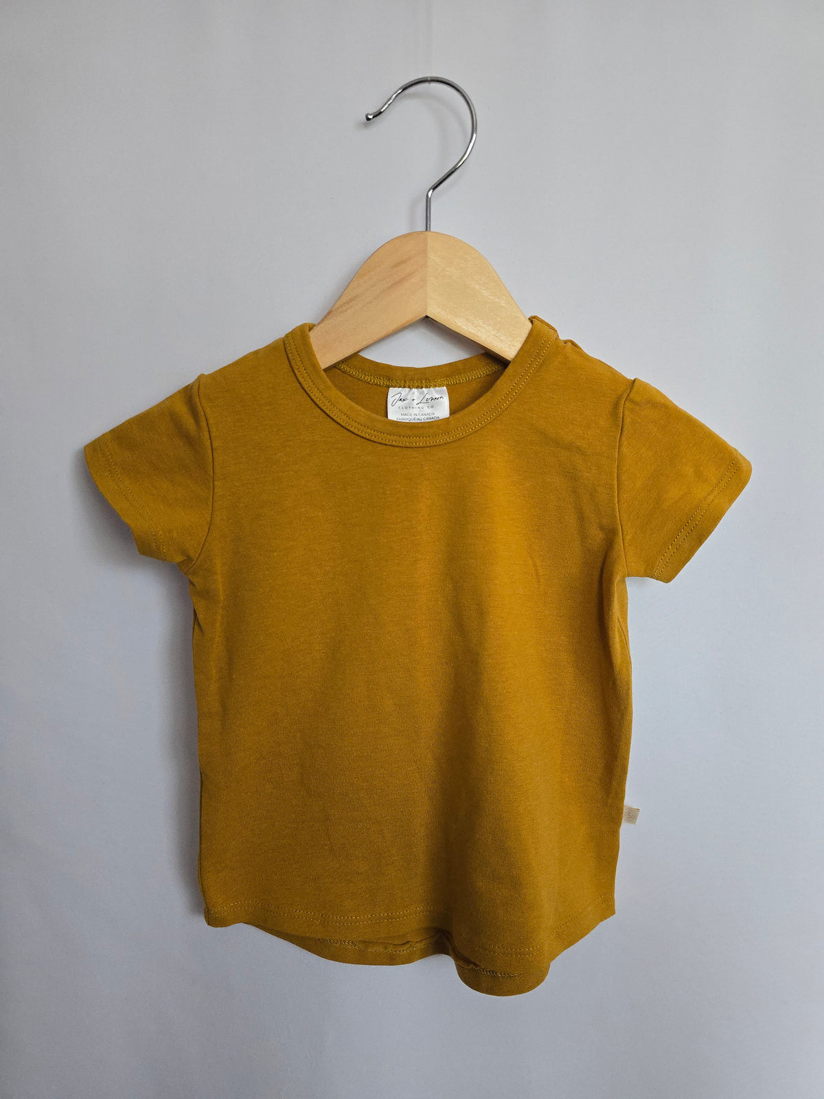 Jax & Lennon Golden Basic Tee • 6-12 months