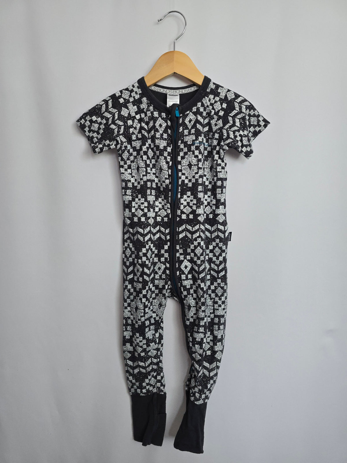 Bonds Wondersuit Aztec • 18-24 months