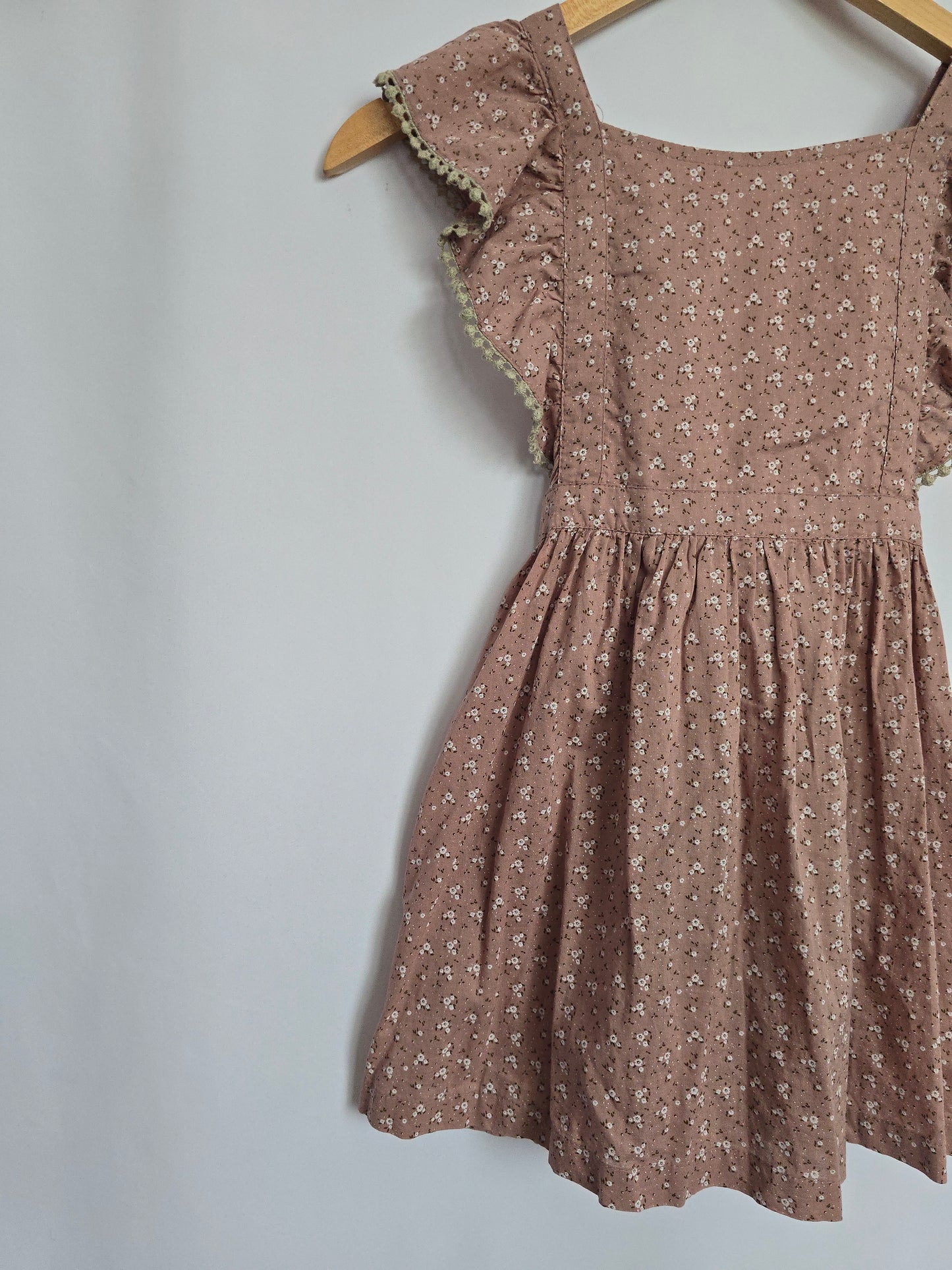 Jamie Kay Rosy Floral Dress • 6 years