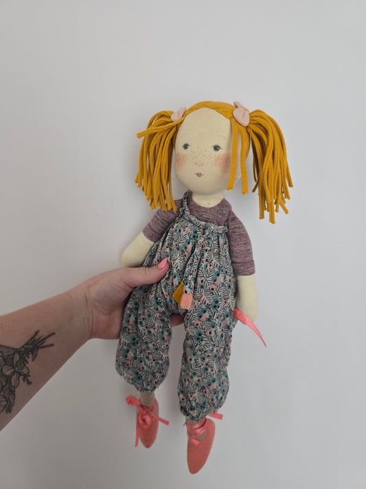 Les Rosalies Violette Doll