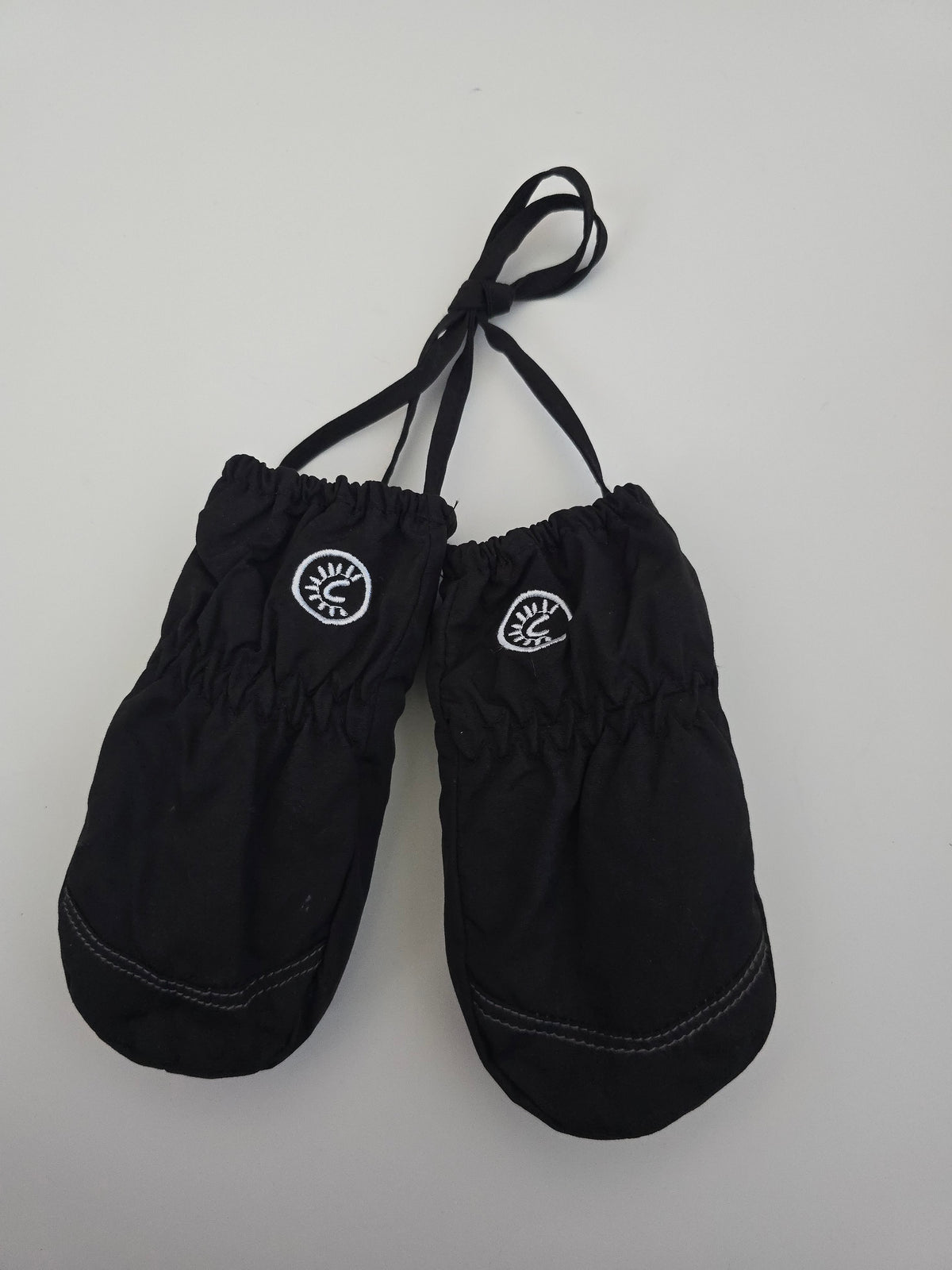 Calikids Black Mittens • 6-12 months