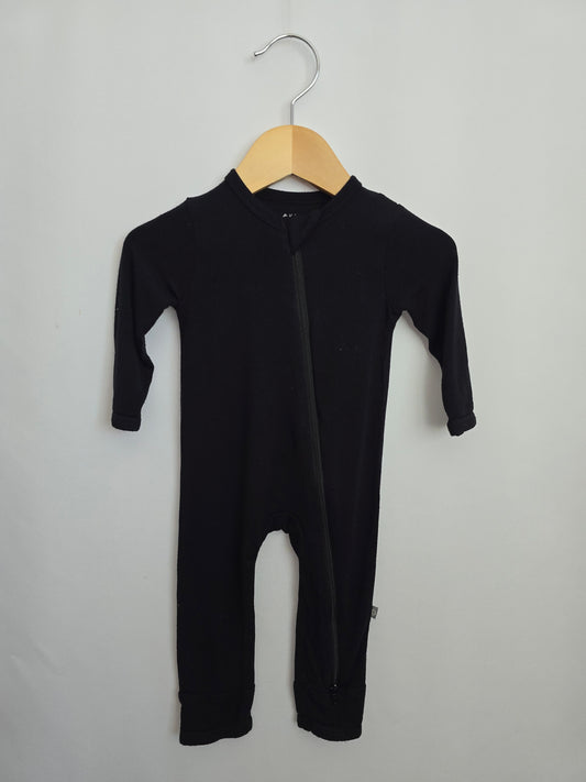 Kyte Black Zip Romper • 3-6 months