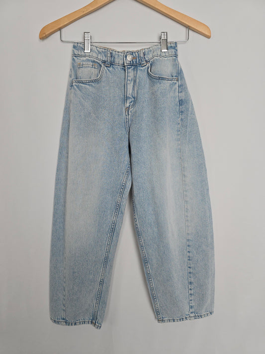 H&M Light Wash Barrel Leg Jeans • 9-10 years