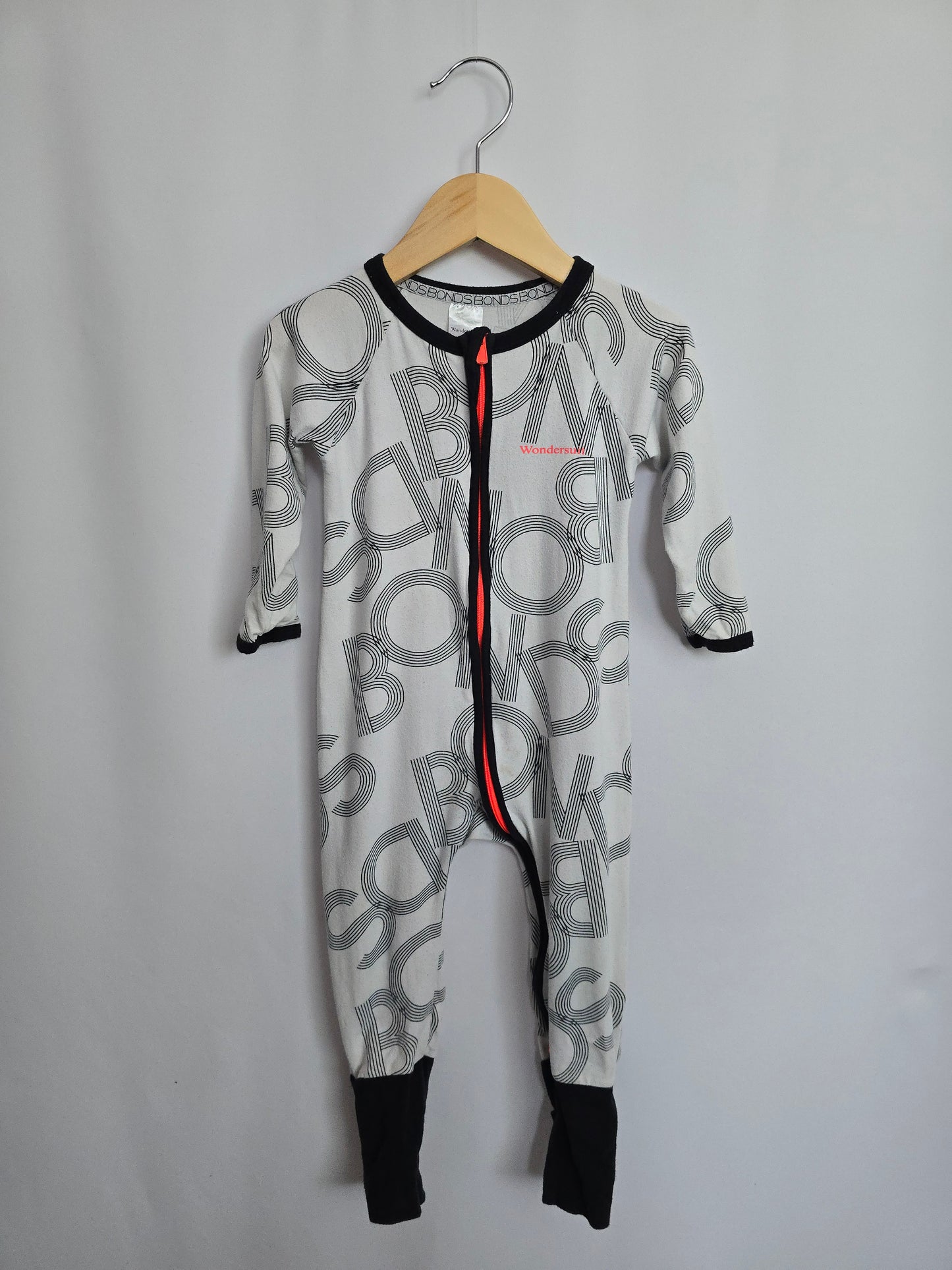 PLAY Bonds Wondersuit Black/White Bonds • 12-18 months