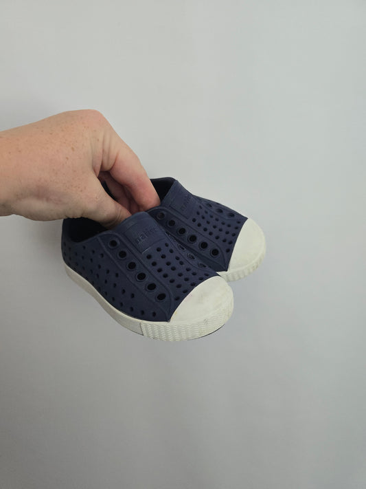 Native Jefferson Native Sneakers • 5C