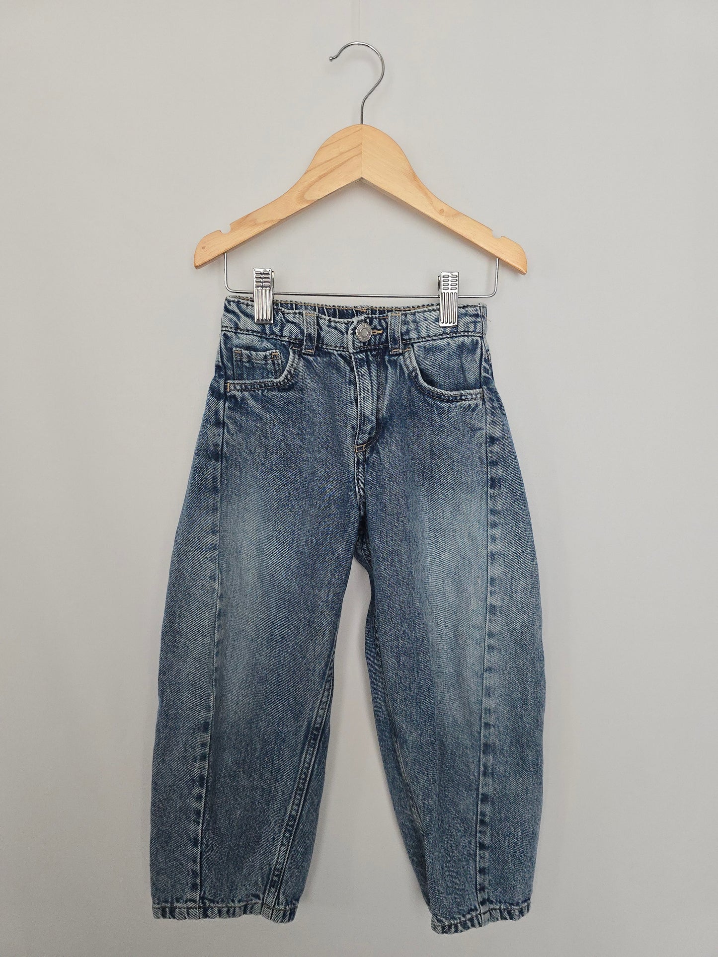 H&M Medium Wash Barrel Leg Jeans • 4-5 years
