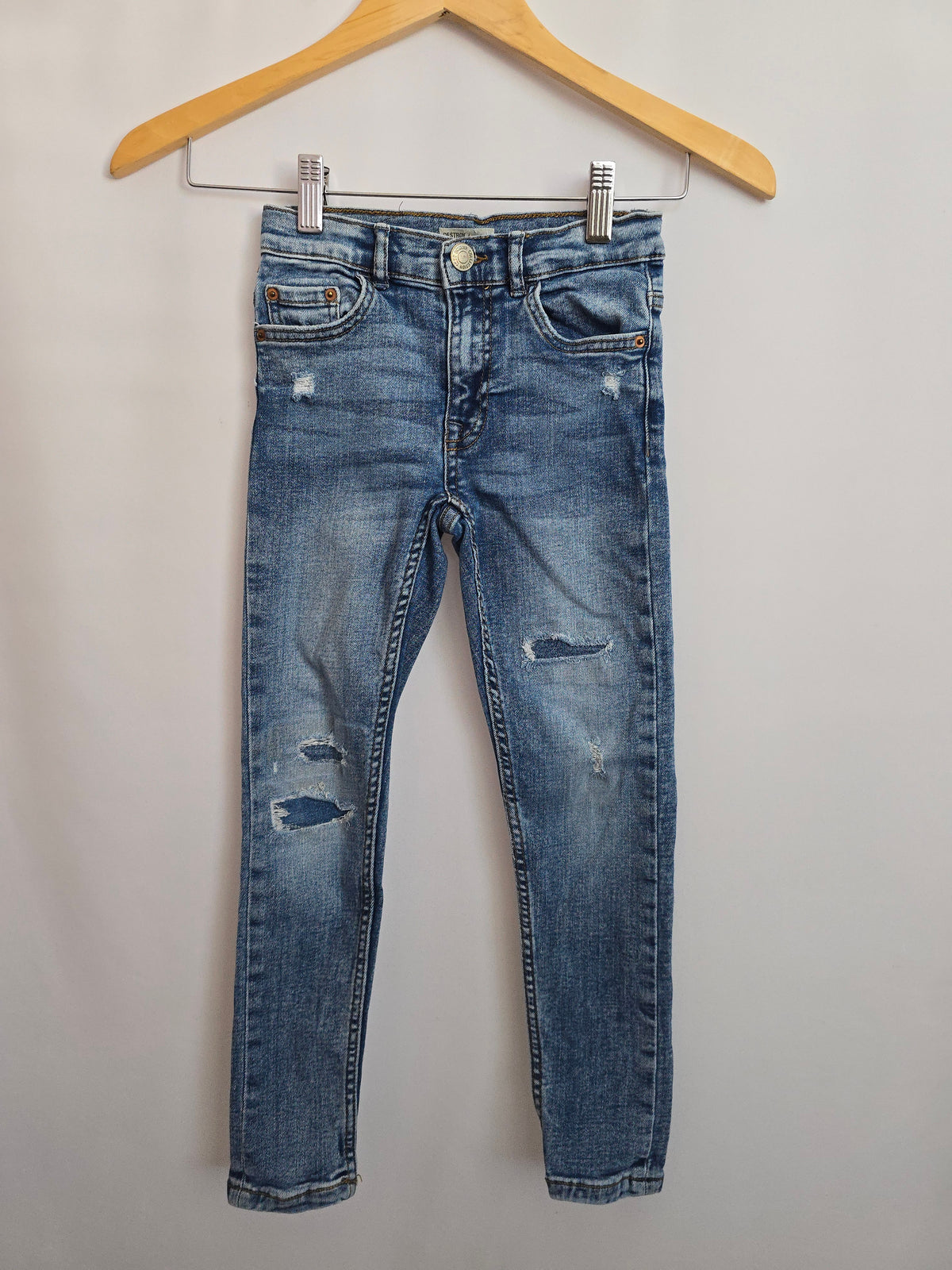 Zara Skinny Fit Medium Wash Denim • 8 years